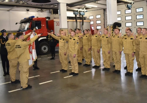 Olsztyn. Nowi strażacy złożyli ślubowanie