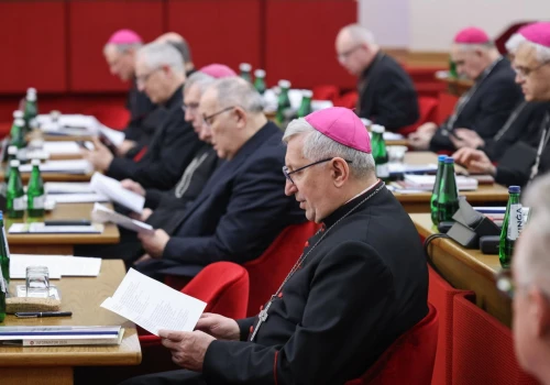 Episkopat określił wymagania dla kandydatów do stałej posługi katechisty