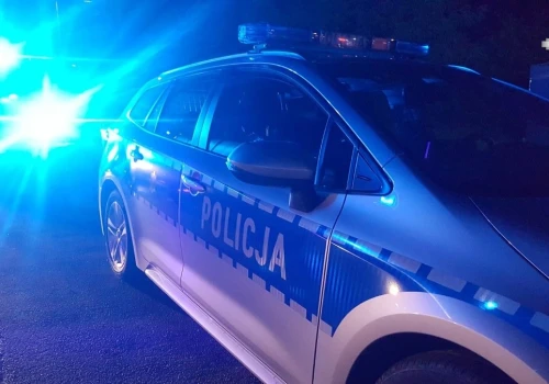 Pościg ulicami Cieszyna – kierujący z zakazem, pasażer z narkotykami, a samochód przywłaszczony