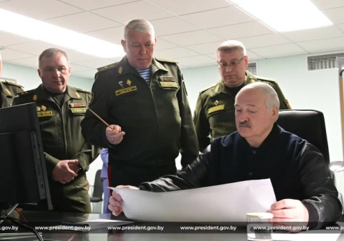 PILNE: Po wizycie w Moskwie Łukaszenka postawił wojsko w stan gotowości bojowej