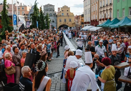 Jawor czy Toruń? Kto w Polsce ma najdłuższy… piernik?