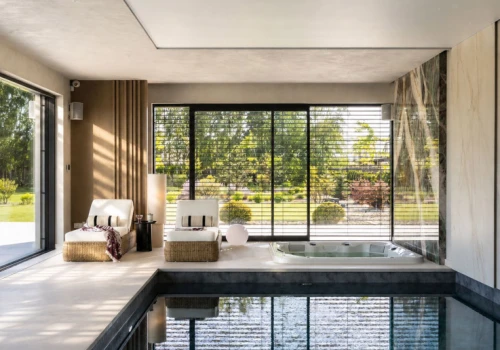 WNĘTRZE TYGODNIA: Za tymi oknami jest ogród, a w środku 161 m² prywatnego wellness pod Kaliszem