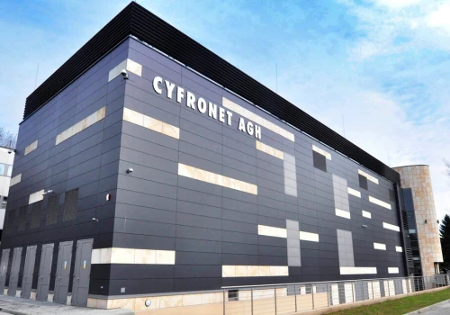AGH Cyfronet i Konsorcjum PLGrid z projektami za 380 mln zł