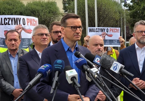 Były premier i związkowcy alarmują o złej sytuacji 'Azotów’. Mateusz Morawiecki: 'Widzimy ogromne marnotrawstwo’