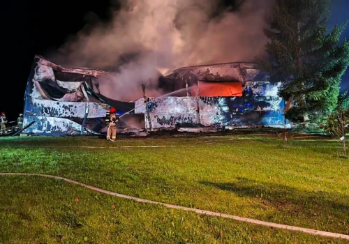 Nocny pożar hali w Stramniczce. Duże straty