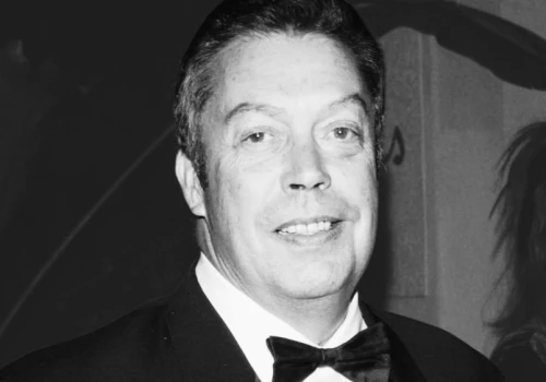 Tim Curry nie żyje. Gwiazdor 