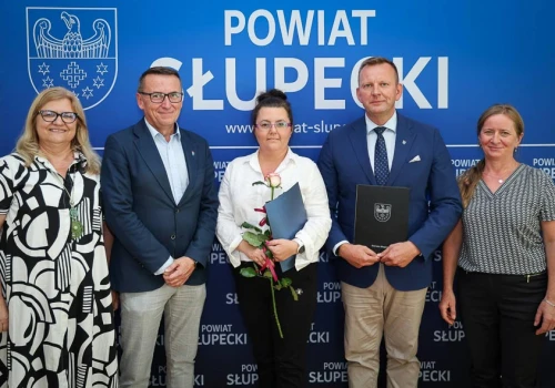 Nauczyciele powiatowych szkół z awansami