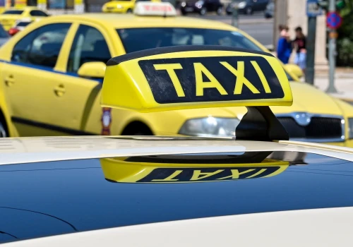 Turyści w Atenach nie mogli wysiąść. Taksówkarz żądał 600 euro