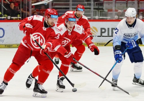 Kometa pokonana. “Stalownicy” bezbłędni w sparingach | ZDJĘCIA