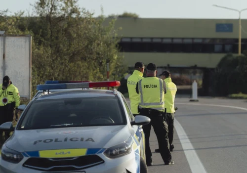 Próba podpalenia fabryki na Słowacji. Ujawniono narodowości podejrzanych