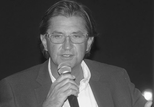 Tomasz Mandes żegna Mariusza Łukomskiego. 