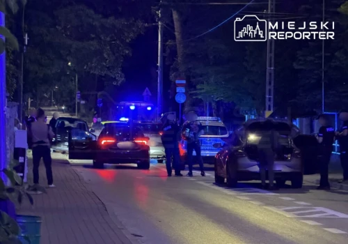 Poszukiwany uciekał policjantom. Użyto gazu i paralizatora. Padły strzały. Ulica zablokowana