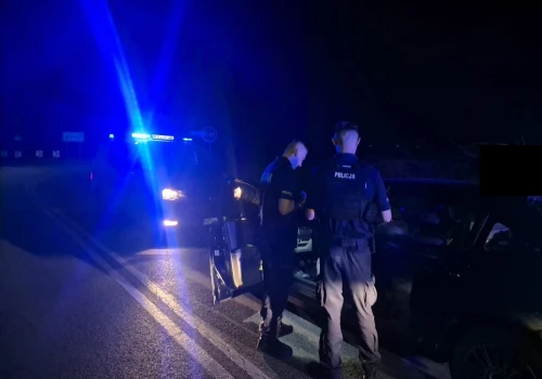 Wpadli z narkotykami podczas kontroli drogowej. W samochodzie znaleziono mefedron, amfetaminę i ecstasy