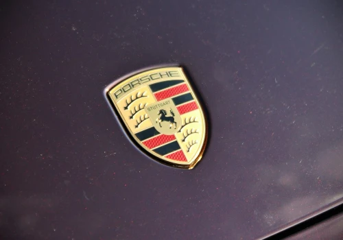 Indyjski gigant robi zakupy w Porsche. Przejmie całą firmę