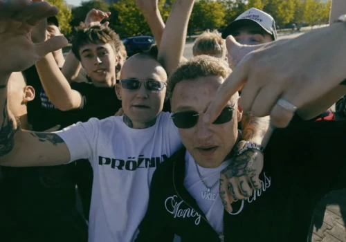 Pazzy i vkie łączą siły i robią to „dla swoich ludzi”