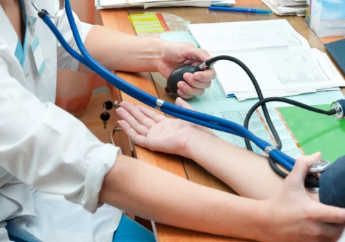 6 081 zł na rękę i 39 dni urlopu. Więzienia i areszty szukają ludzi do pracy