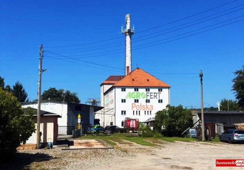 Wszedł na komin – na miejscu wszystkie służby