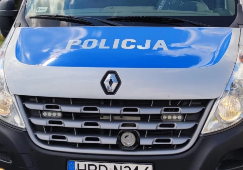 Rowerzysta potrącił 76-latkę na chodniku. Kobieta trafiła do szpitala
