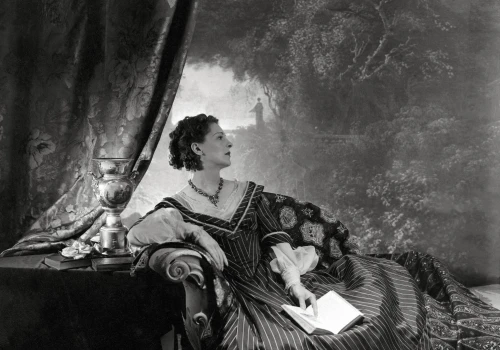 Biografie monarchiń, które czyta się jak najlepsze romanse. 5 wciągających tytułów