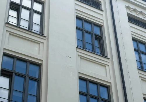 Fabryka Koppela po rewitalizacji. Z budynku już odpada tynk