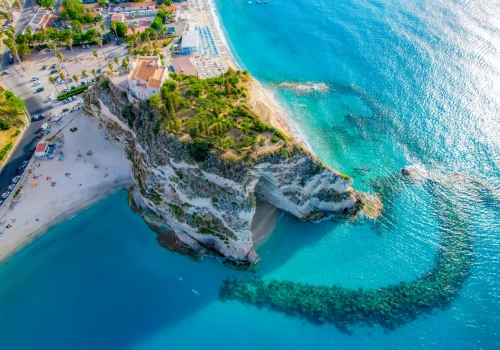 City break w Kalabrii 🌿🇮🇹 Loty i noclegi w 4* hotelu Le Terrazze w Tropei za 829 PLN