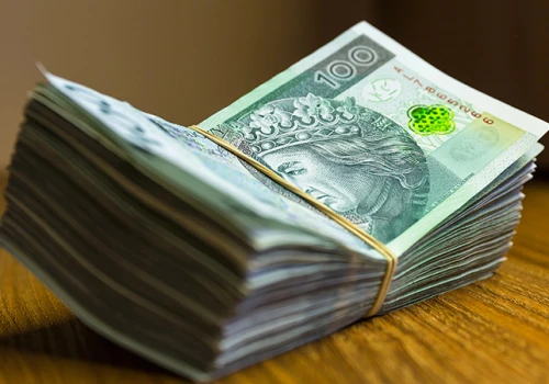 Nagłe osłabienie złotego – euro, dolar i funt najdroższe od tygodnia