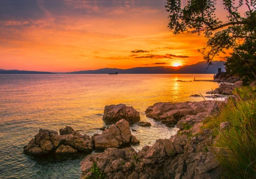 Chorwacja jeszcze tego lata 🌊🏖️ 7 dni w hotelu na Riwierze Makarskiej za 2207 PLN