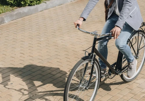 Drętwieją ci palce podczas jazdy na rowerze? Powód może być prosty