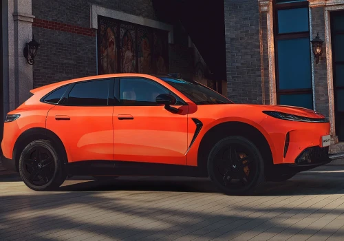 BAIC w ofensywie: nowy Arcfox Alpha T7 kusi ceną, zasięgiem i dużym nadwoziem