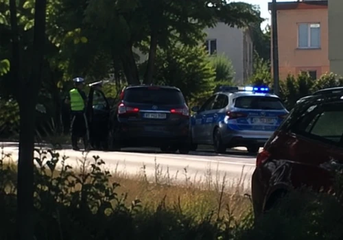 Blisko 3 promile alkoholu i 9-letni syn w samochodzie. Dzięki reakcji świadka nietrzeźwy kierowca został zatrzymany