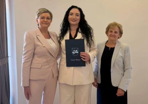Czternaścioro nauczycieli z awansem zawodowym. Uroczystość w Tłuszczu przed rozpoczęciem roku szkolnego