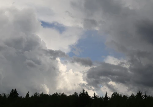 W weekend termometry pokażą nawet 30 stopni. Gdzie trzeba uważać na burze?