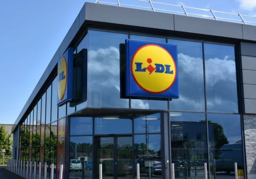 Lidl rusza z wakacyjnymi promocjami 28 sierpnia. Oferta 5+5 to dopiero początek niespodzianek, a produkty jak za darmo