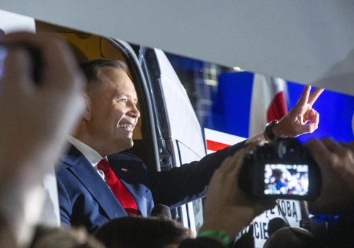 Czy prezydent Nawrocki właściwie reprezentuje nas na świecie? Wynik sondażu jest jed…