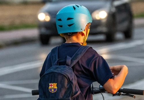 Uczeń na e-hulajnodze może kosztować fortunę. Co mówią przepisy?