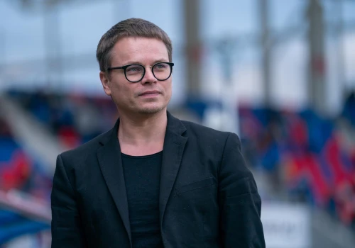 Prezes Wisły Kraków tłumaczy, dlaczego chce pomóc dziecku pseudokibica Hutnika