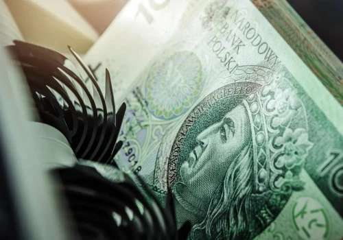 Szef CIA w Moskwie, złoty na kolanach