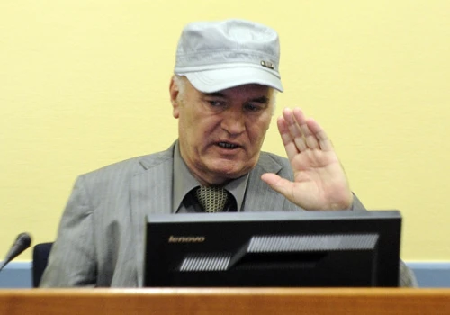 „Rzeźnik Bałkanów” zostanie pochowany z honorami państwowymi
