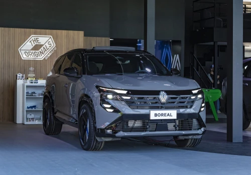 Takiego Renault Boreal nie ma w salonach. Specjalna wersja zaprezentowana na Festiwalu Interlagos