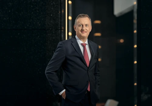 „Dziesiątka za litr może pęknąć bardzo szybko”. Prezes paliwowego giganta o kryzysie i pracy w biznesie „z określoną datą ważności”