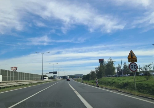 Pofałdowana nawierzchnia obwodnicy Krakowa idzie do remontu. Kierowców czekają utrudnienia
