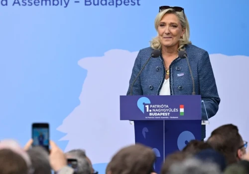Le Pen z największym zaufaniem Francuzów w zakresie polityki gospodarczej