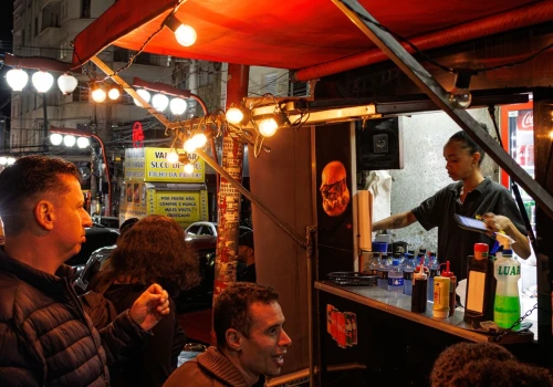 Paryż podbija świat street foodu. Oto miasta, w których zjesz najlepiej