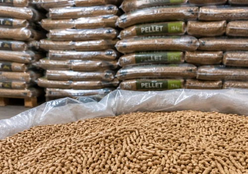 Pellet drożeje przed sezonem grzewczym. UOKiK wskazał główną przyczynę
