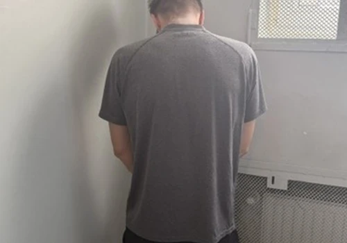 Pobił 18-latka i zaatakował innych. 32-latek zatrzymany przez policję
