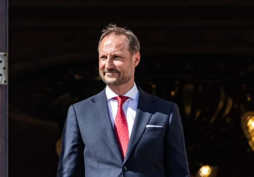 Pogrążona w żałobie Norwegia ma nowego króla. Nie potrzebował koronacji