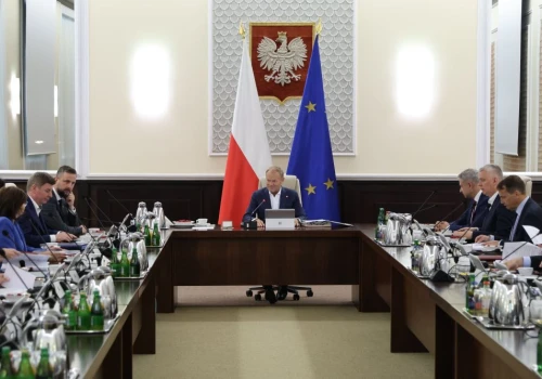 Rząd przyjął projekt budżetu na 2027 roku, a także zaktualizowaną prognozę wskaźników makroekonomicznych. Nauczyciele i tzw. budżetówka z 3 proc. waloryzacją