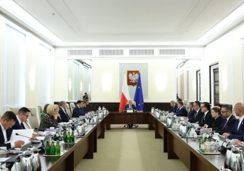 36,5 mld na służby i 3-proc. podwyżki. Rząd przyjął budżet na 2027 rok