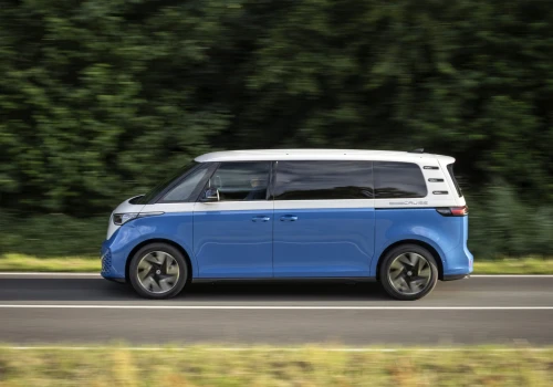 Kultowy kamper wjeżdża w erę prądu! Volkswagen prezentuje ID California Cruise!
