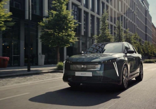 DS Automobiles rusza z kampanią reklamową nowego SUV-a. „DS N°7, przełącz na tryb cichy”